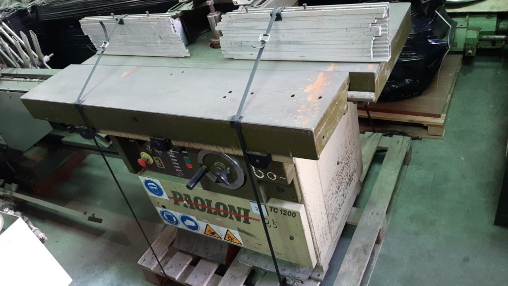 Tupí industrial usada PAOLONI VC1200 con alimentador